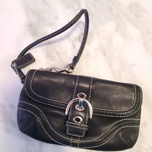 Vintage Small COACH Soho Buckle Black Leather Wristlet Wallet Pouch